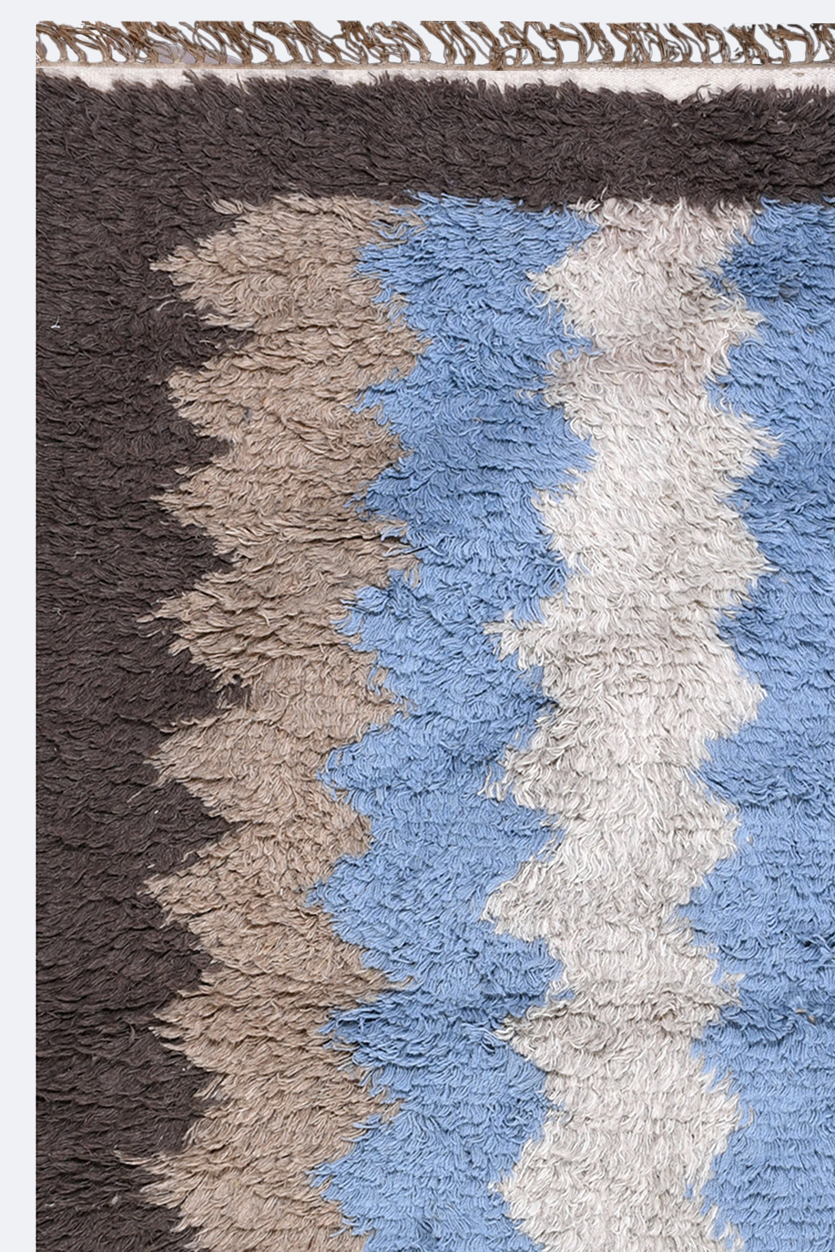 Plush Multi-Tone Woolen Shag Rug
