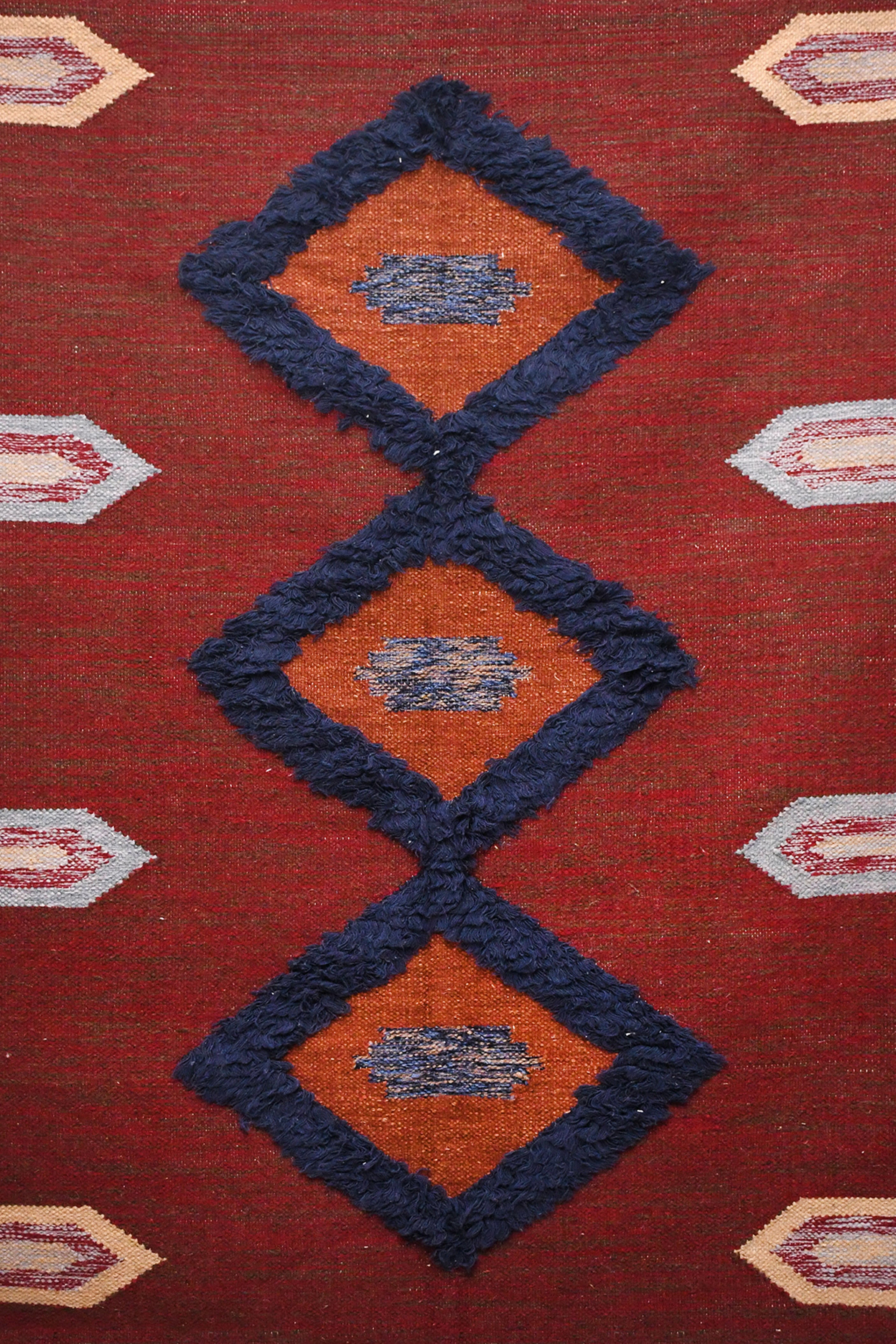 Textured Diamond High-Pile Woolen Rug