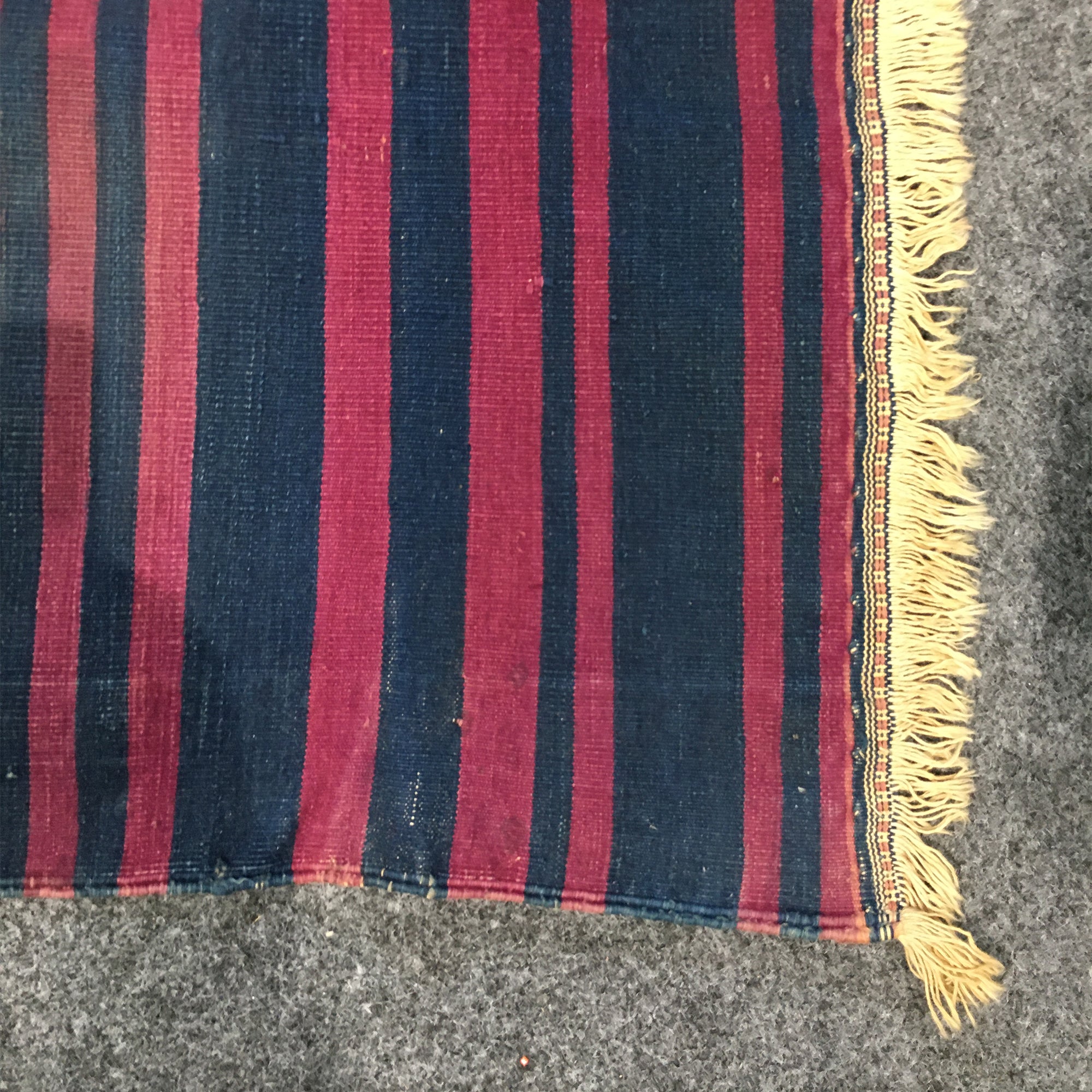 Jainamaz Prayer Rug in Magenta and Navy blue