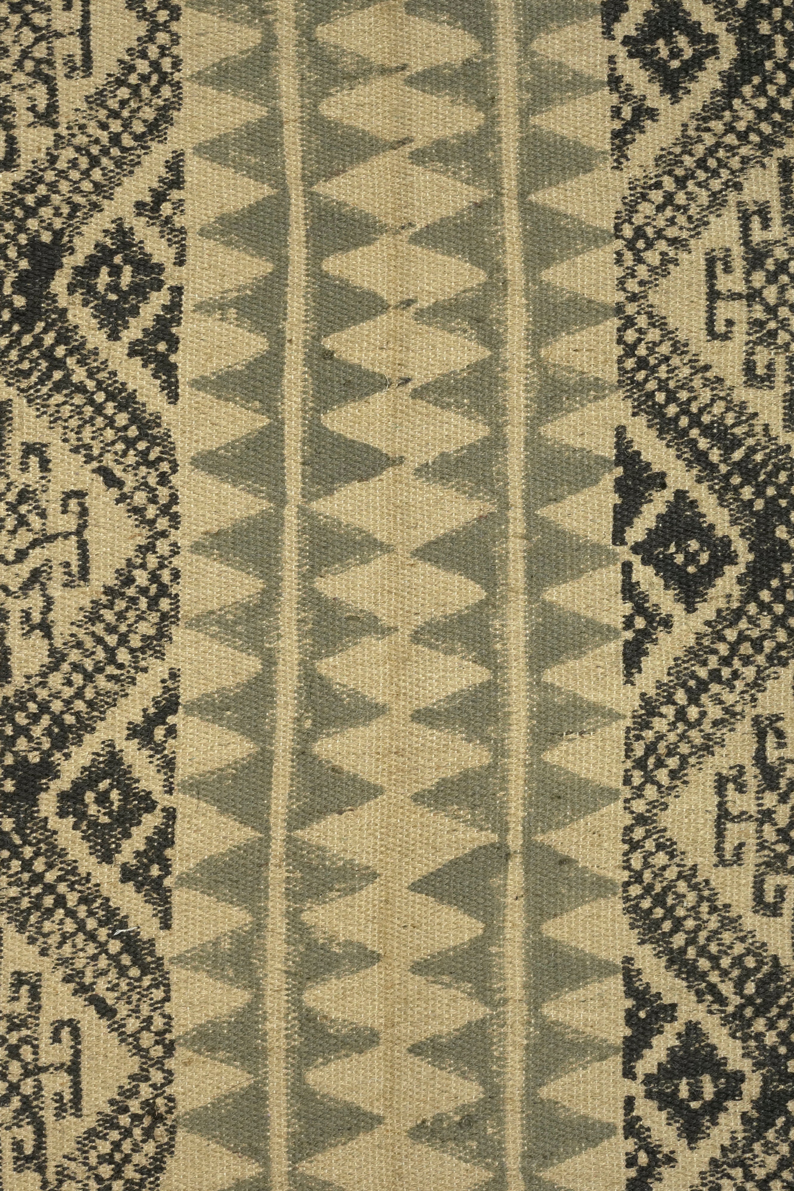 Tribal Medallion Block-Printed Jute Rug – Black & Sand