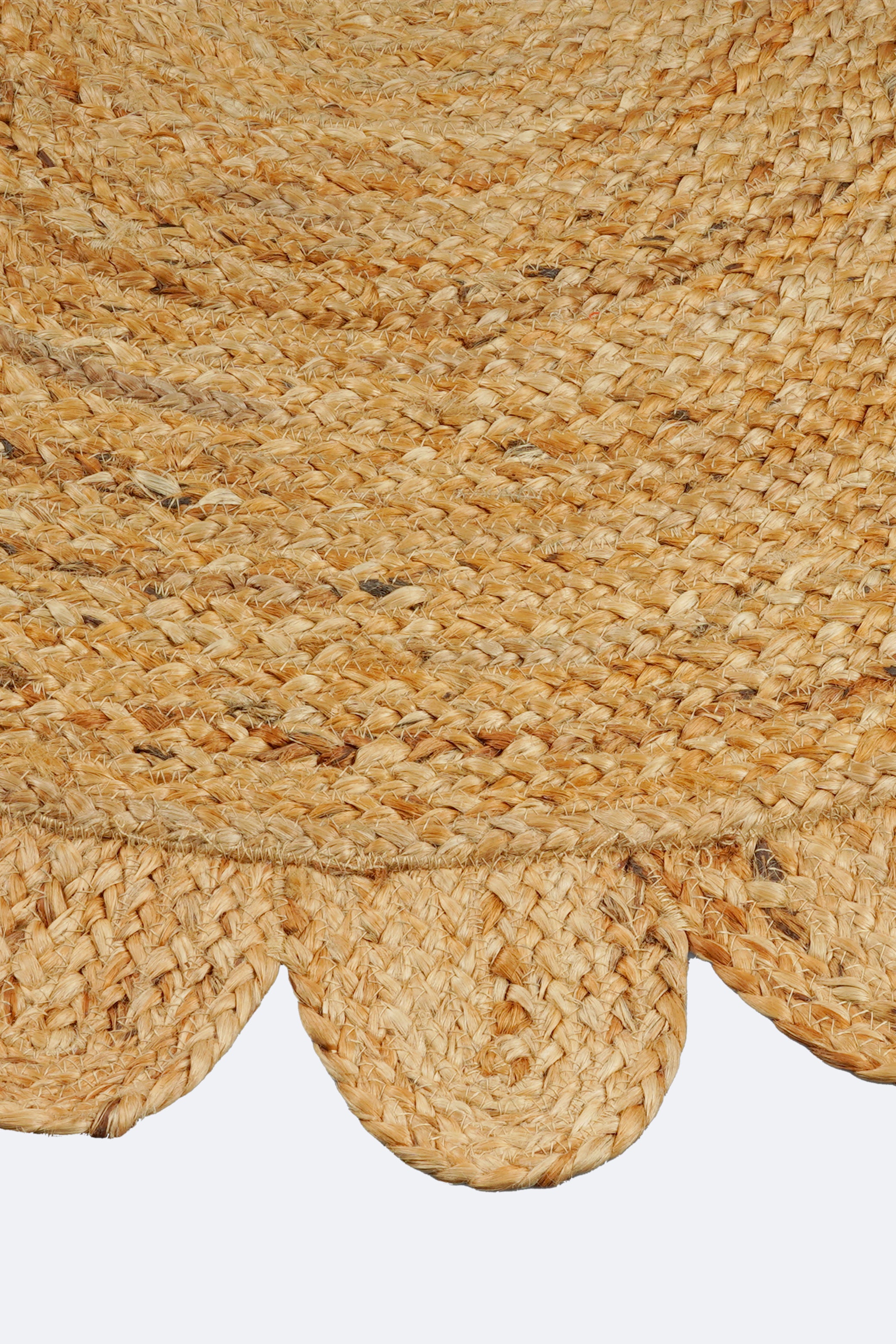 Natural Scalloped Round Jute Rug