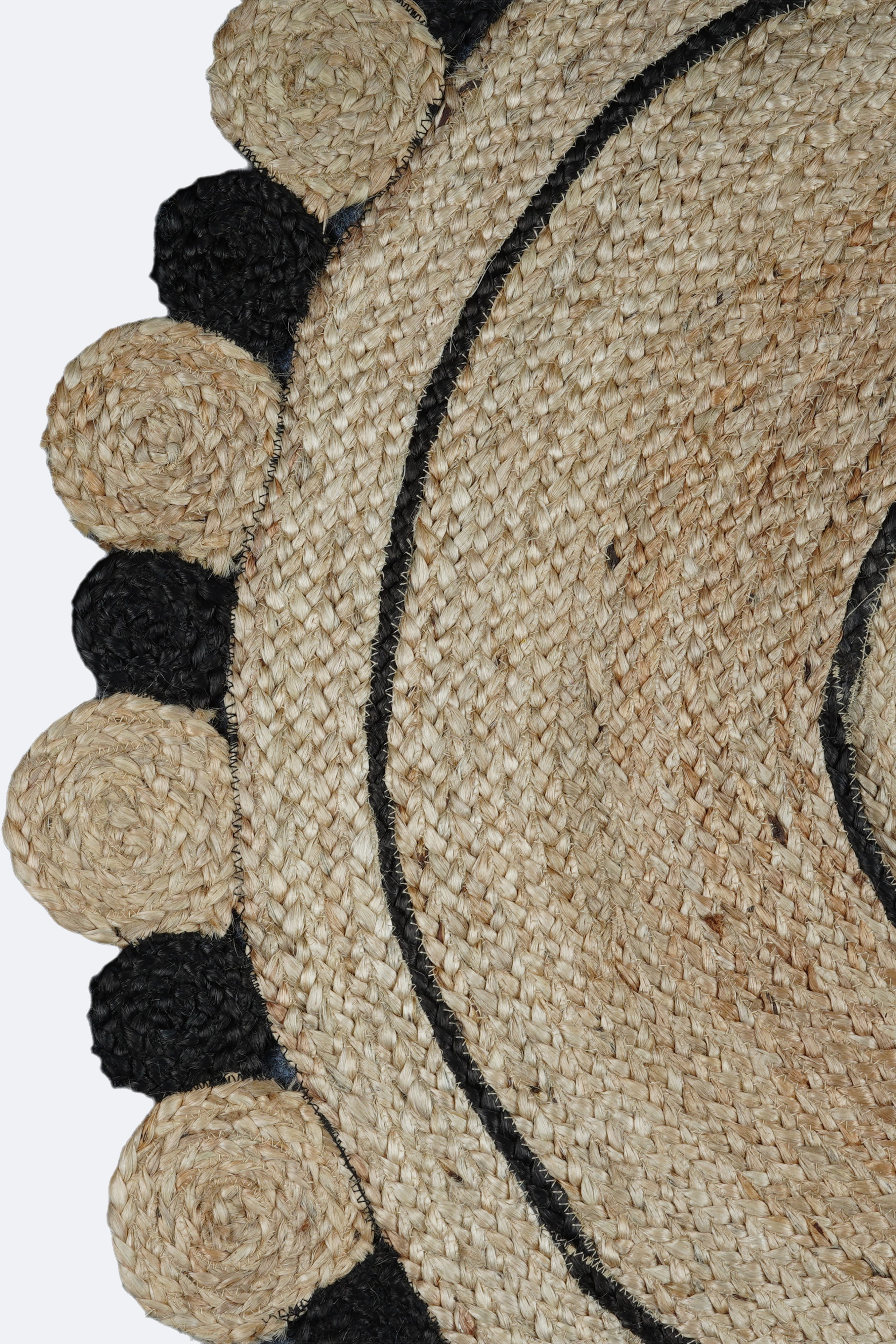 Black Border Scalloped Round Jute Rug