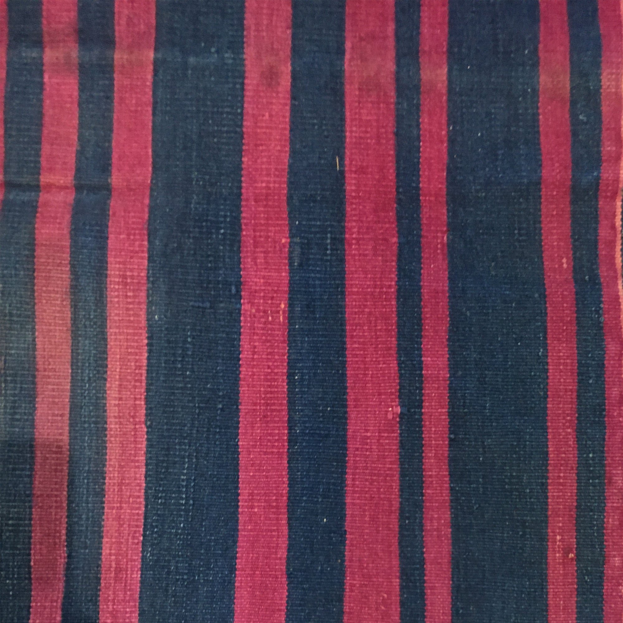 Jainamaz Prayer Rug in Magenta and Navy blue