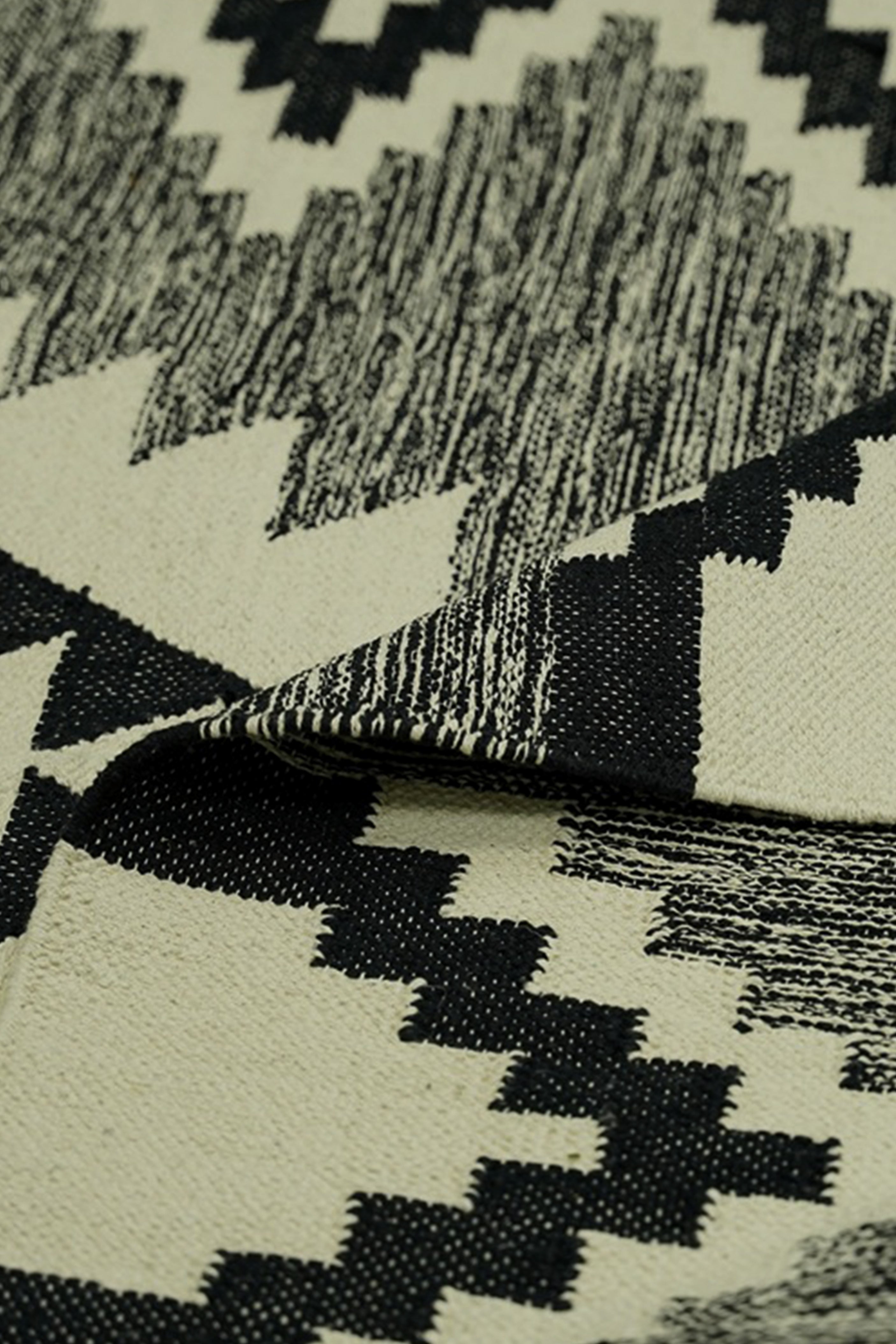 Atlas Diamond Handmade Cotton Moroccan Pile Rug