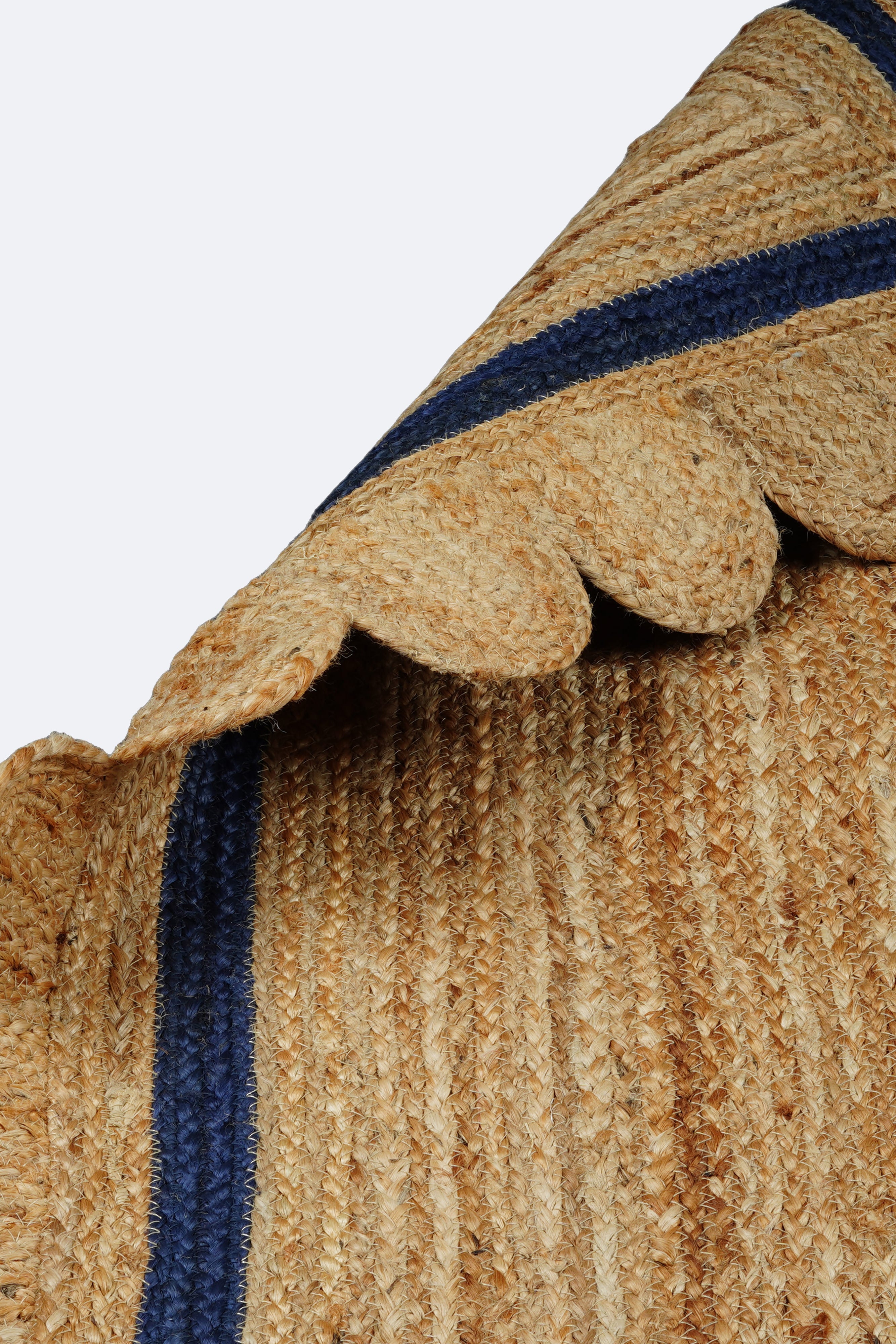 Navy Border Scalloped Natural Jute Rug