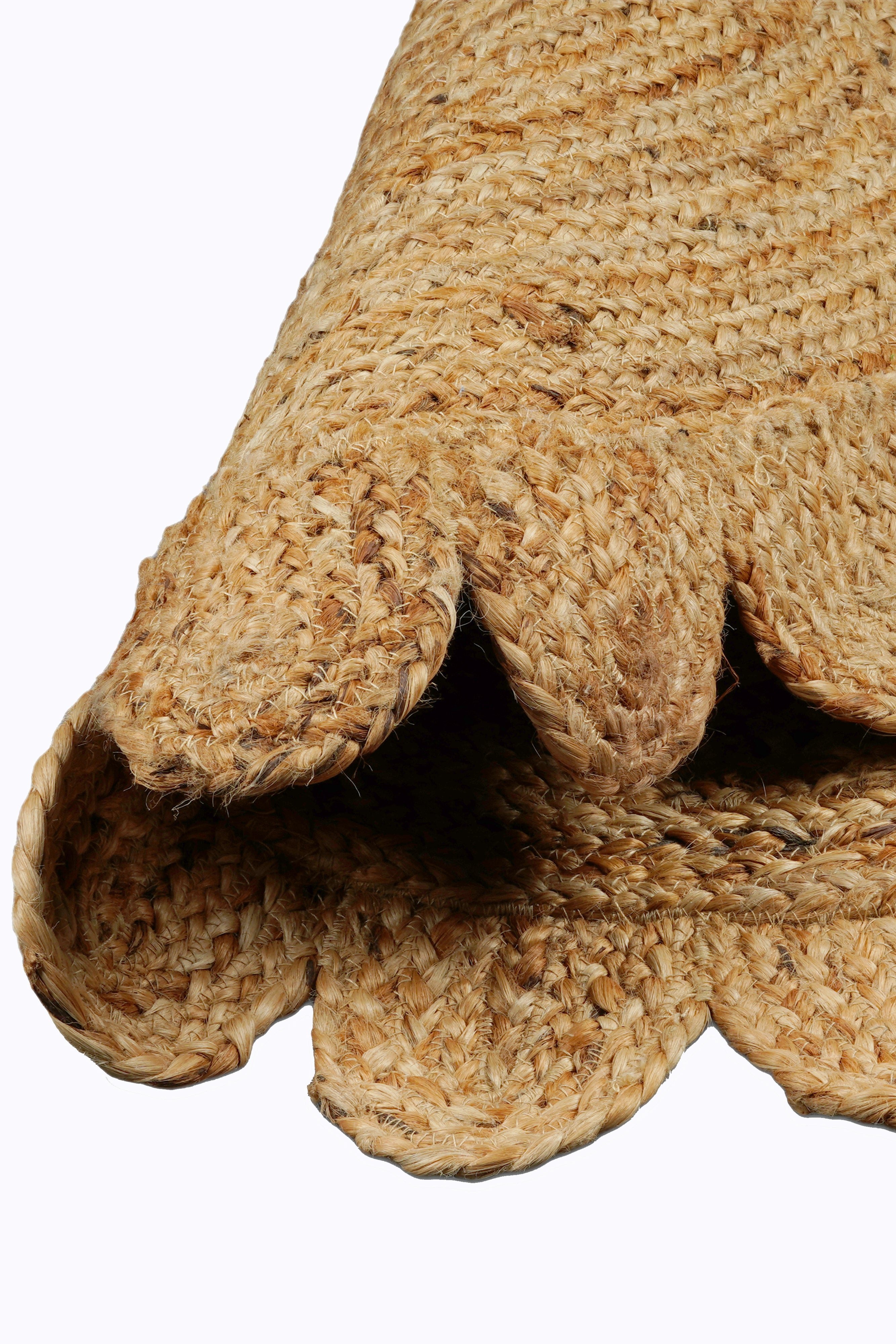 Natural Scalloped Round Jute Rug