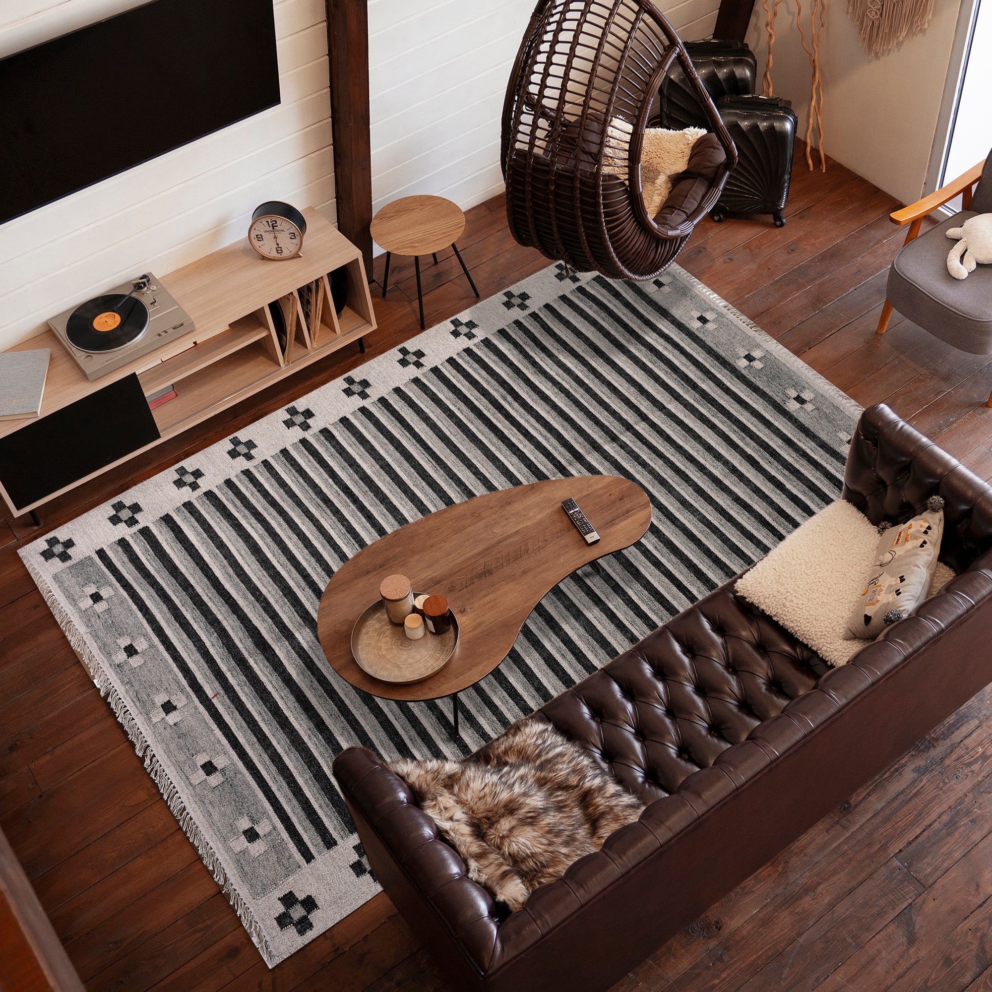 hand woven striped rug in wool- Linear strip in Charcoal Black and grey