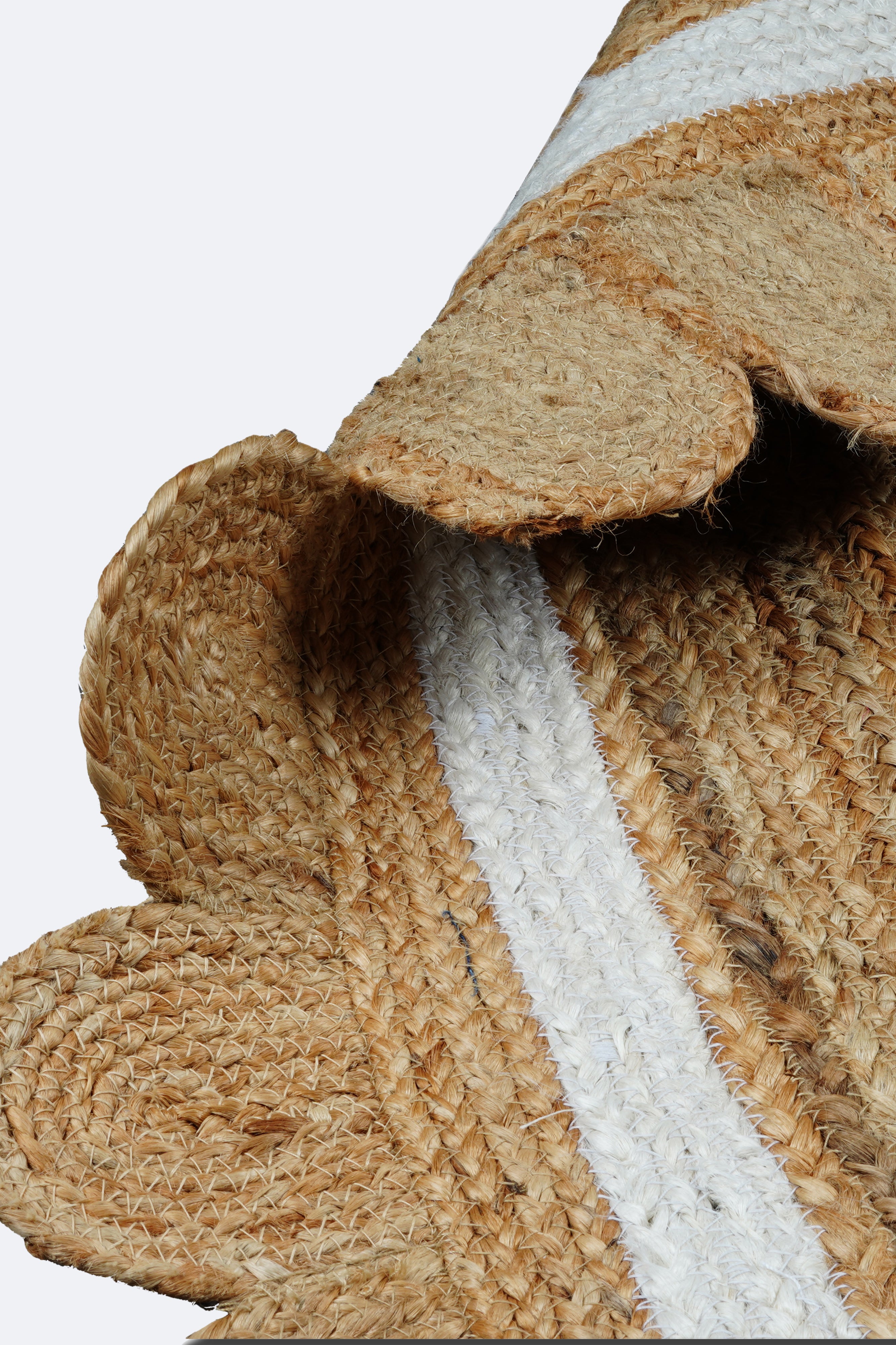 White Border Scalloped Natural Jute Rug