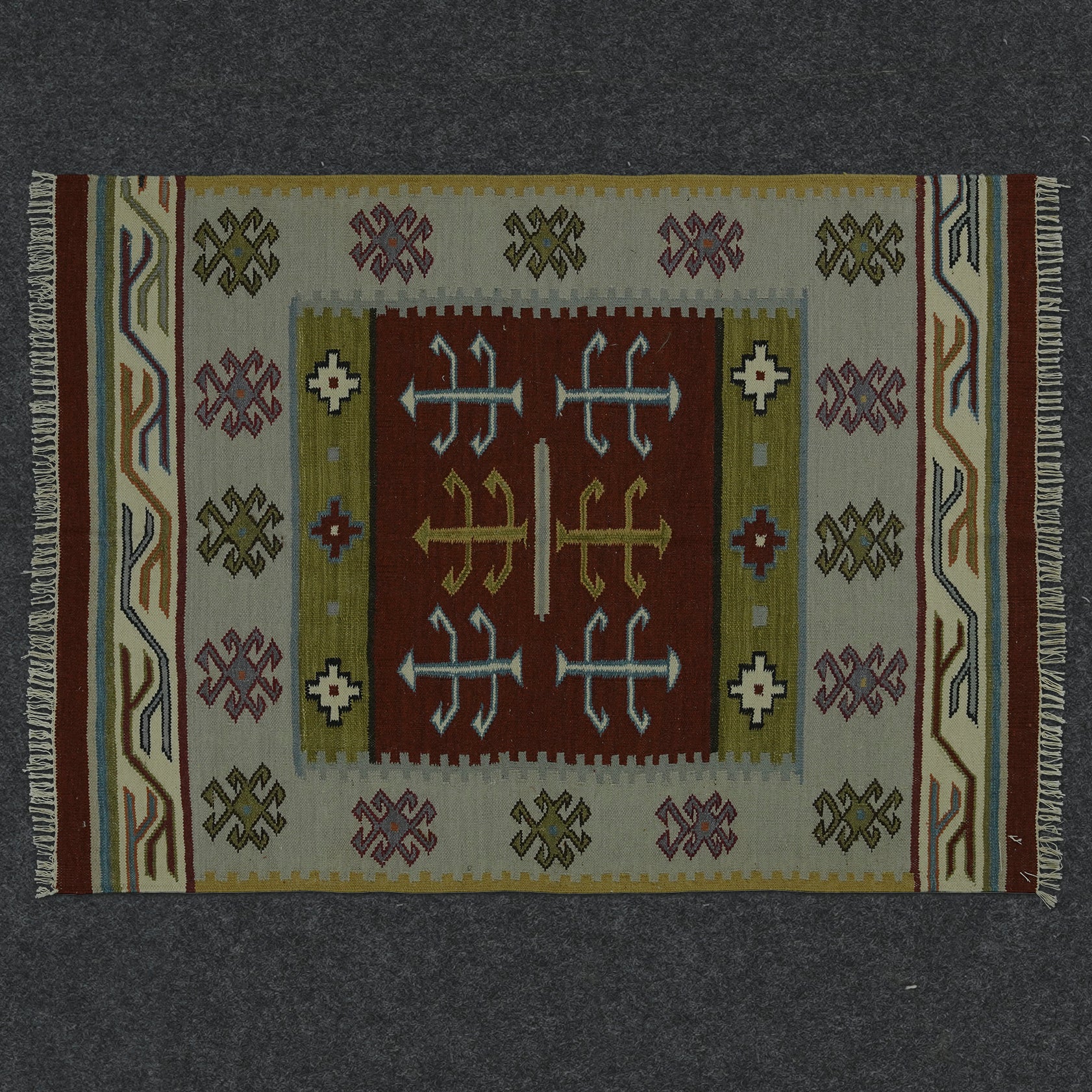 hand woven Floral rug - Wool in Brick Red and Flower Motif
