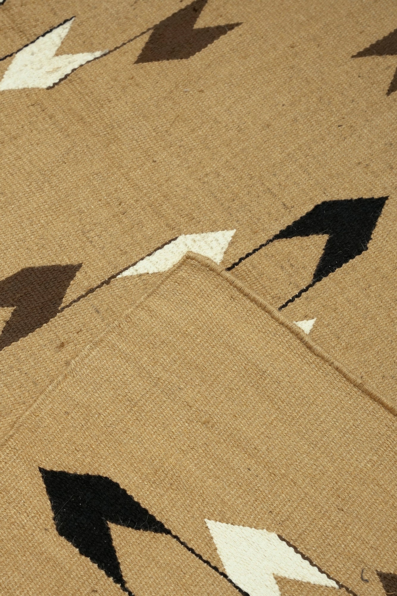Arrow Motif Flatwoven Jute Rug