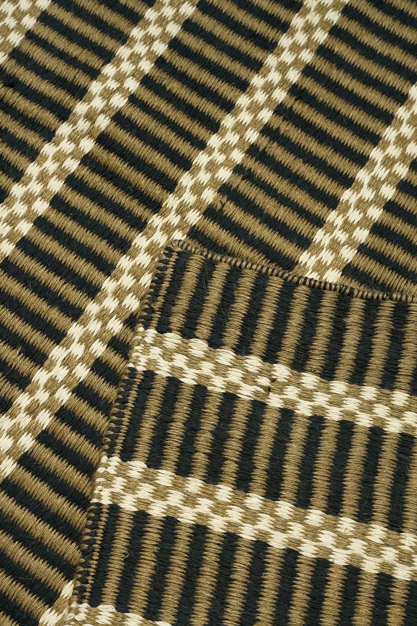 Ebony Stripe Handwoven Jute Rug