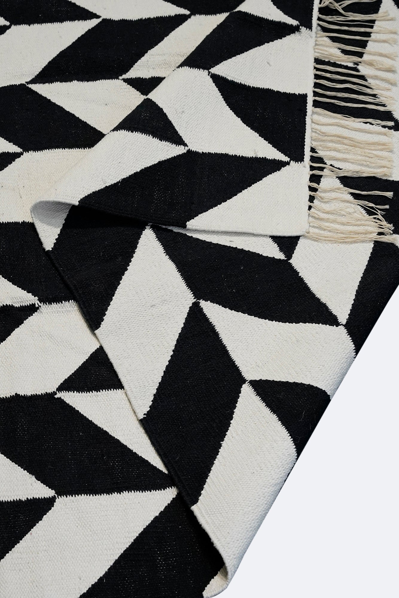 Monochrome Chevron Flatweave Rug