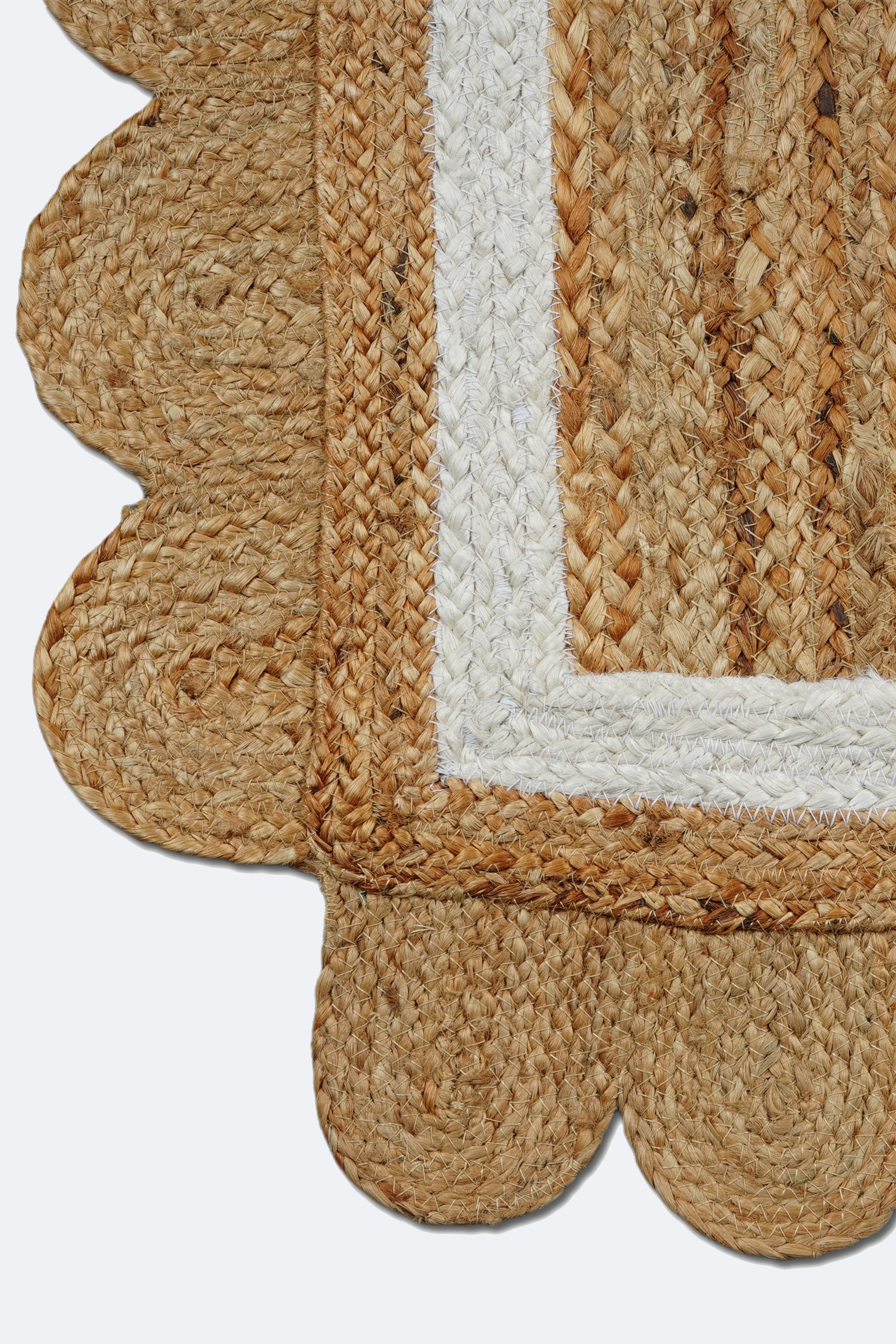 White Border Scalloped Natural Jute Rug
