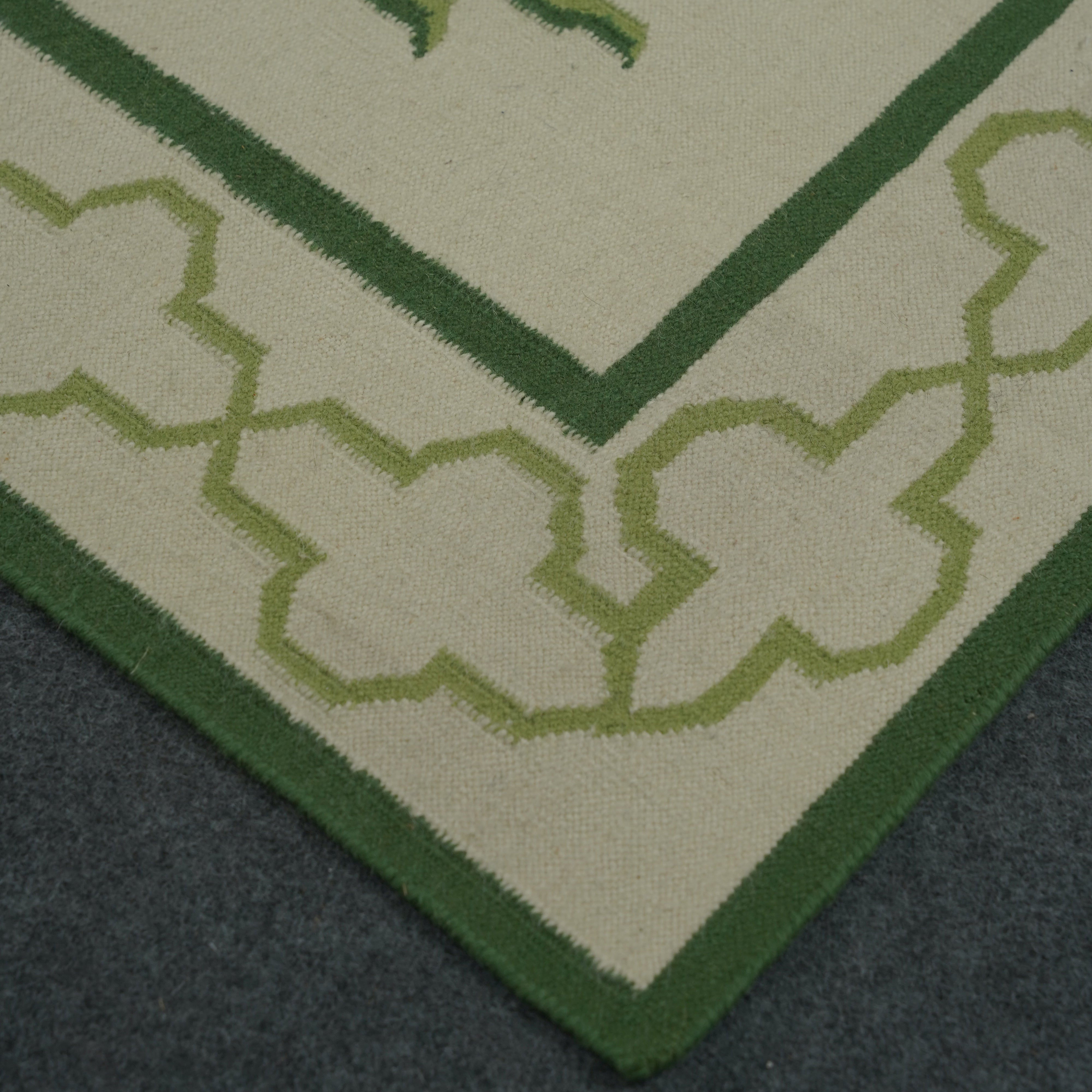 Handwoven Floral Rug with flower motif in Greem